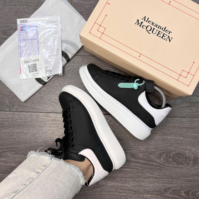 Mcqueen İthal Siyah Beyaz