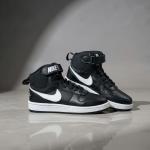 Court Bilekli Siyah Beyaz