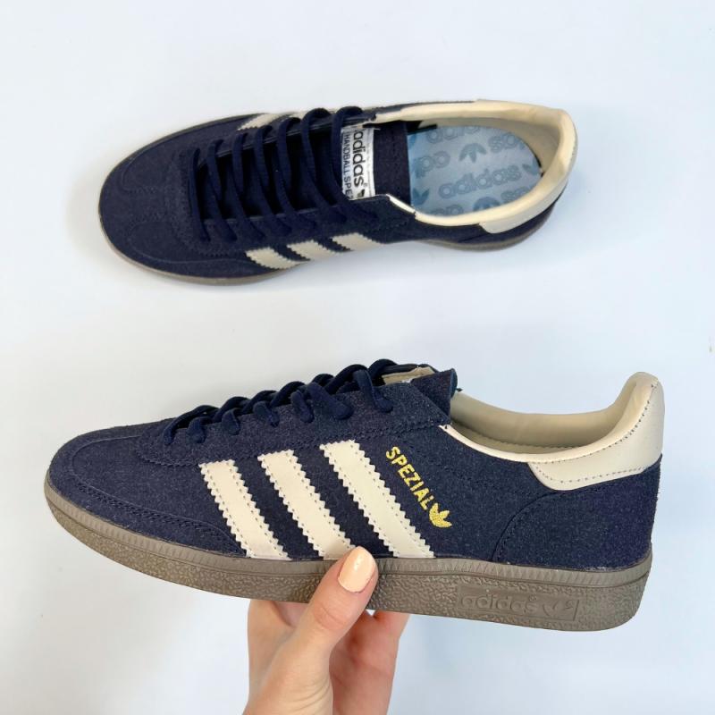 Spezial Lacivert Krem