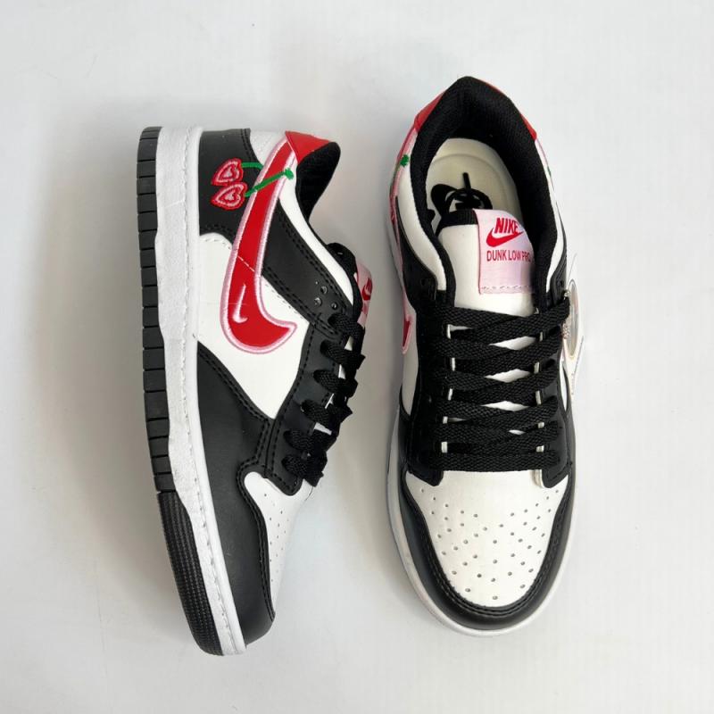 Dunk Cherry Siyah Beyaz