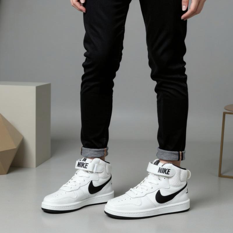 Court Bilekli Beyaz Siyah