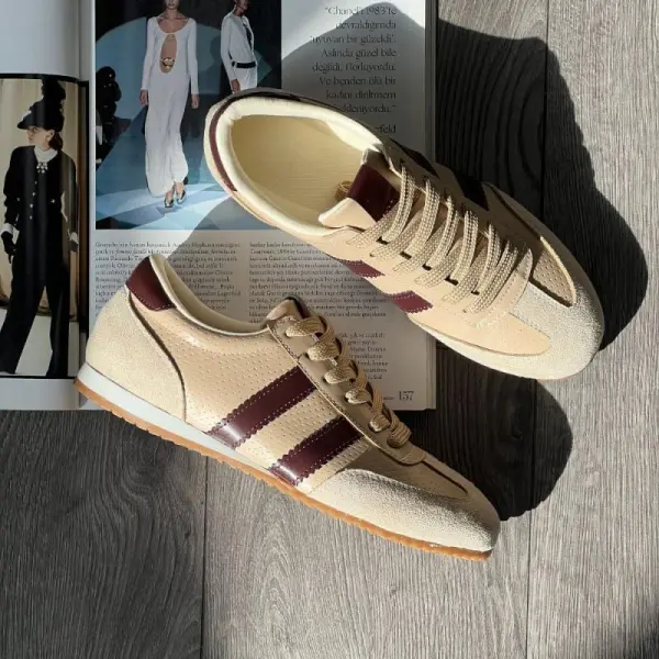 Vega Sneaker